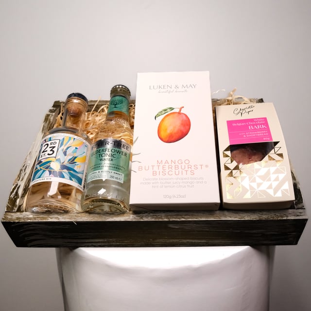 Gin Lover`s Basket